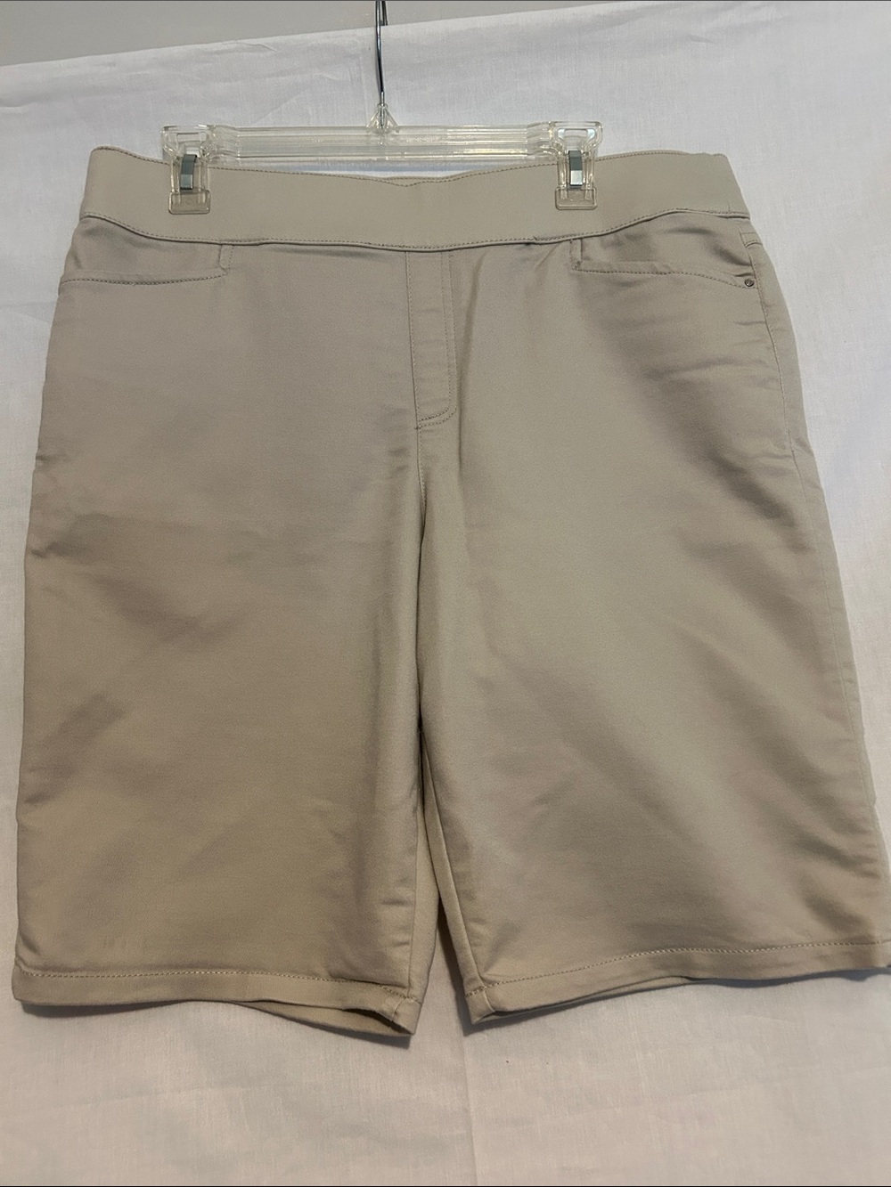Intro. love the Fit stretch Bermuda shorts